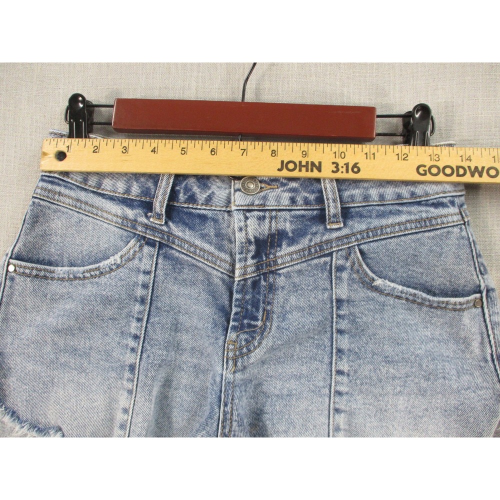 Forever 21 Womens High Waisted Light Wash Seamed Denim Cutoff Shorts Size 26 - Picture 2 of 8